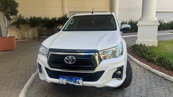 TOYOTA HILUX 2.8 SRV 4X4 CD 16V DIESEL 4P AUTOMÁTICO TOYOTA HILUX 2.8 SRV 4X4 CD 16V DIESEL 4P AUTOMÁTICO